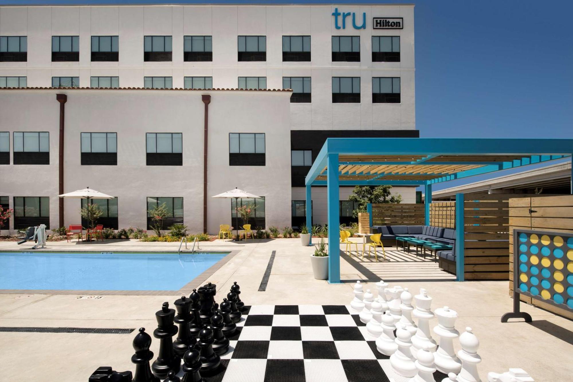 Tru By Hilton San Antonio Downtown Riverwalk Exterior photo